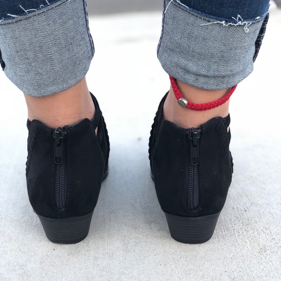 BLACK ANKLE BOOTIES - Picture 6 of 7